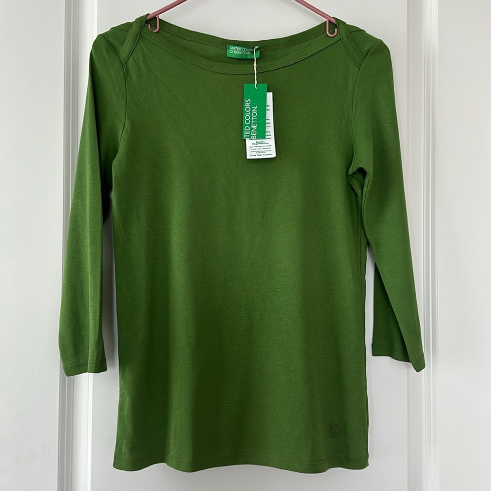 NWT United Colors of Benetton 3/4 length sleeve green tee with boat neck.